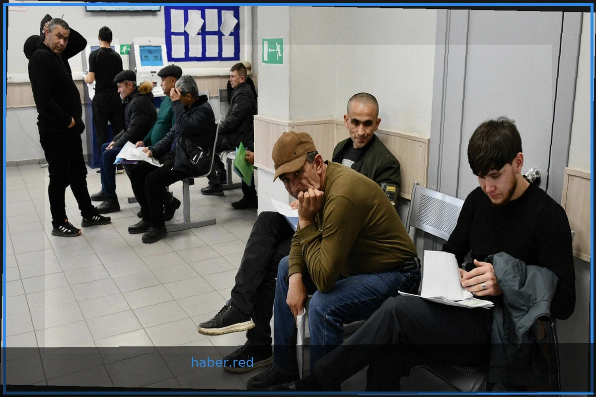 Russia to Implement Migrant Tracking System